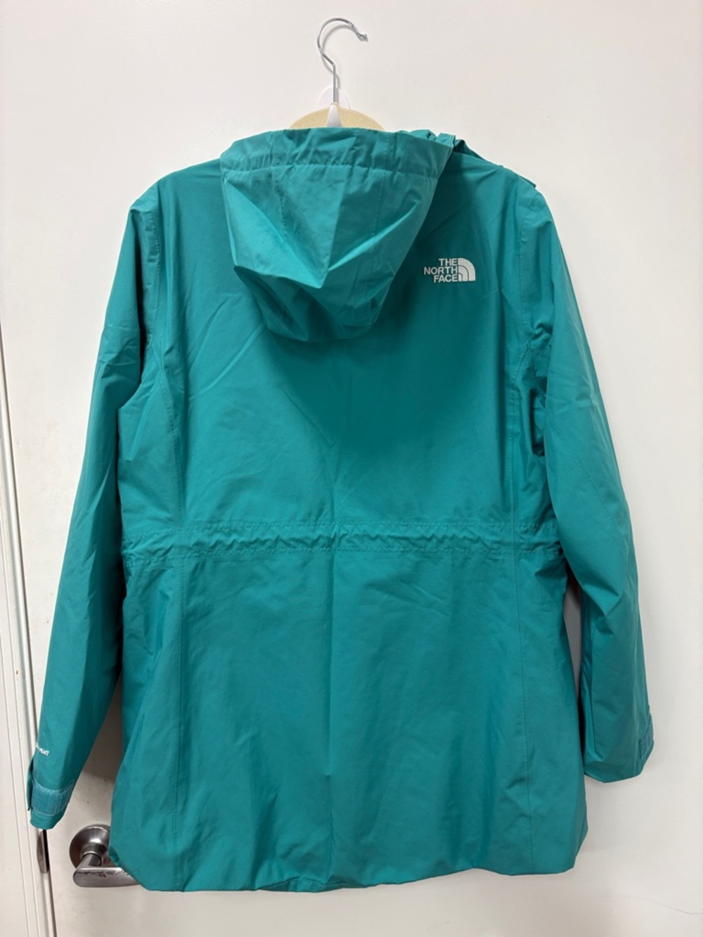 THE NORTH FACE WOMENS CITY BREEZE RAIN JACKET! - Picture 3 of 8